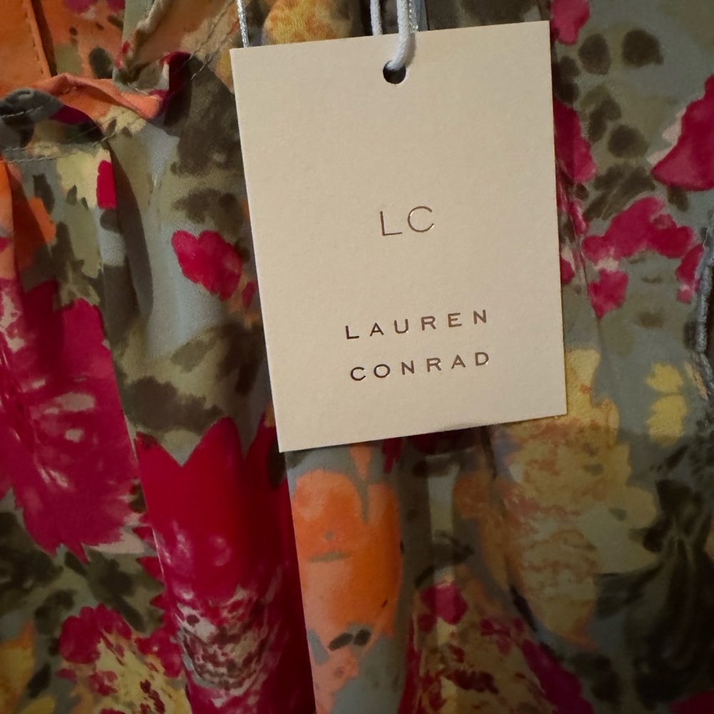 NWT Lauren Conrad short cap sleeve floral print top, size M - Picture 2 of 5